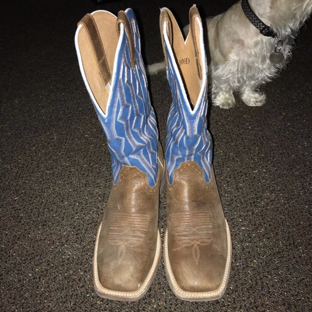 Men's Ariat cowboy boots 10.5