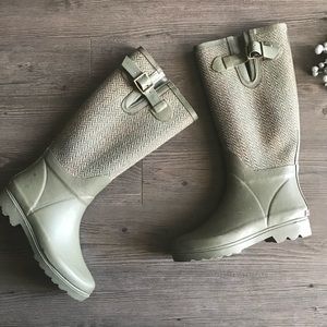 Banana Republic Glasgow Rainboots!💕