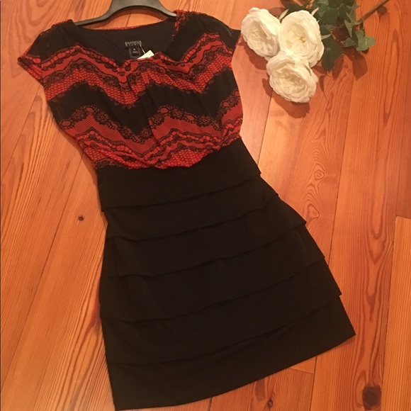 Orange and black scoop neck short sleeve dress - Picture 2 of 3