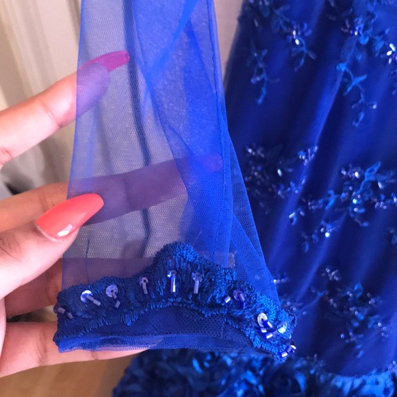 PROM DRESS - Picture 4 of 8