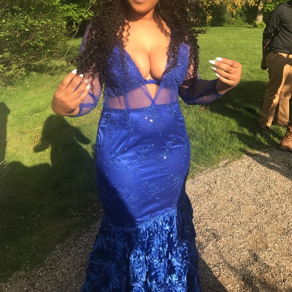 PROM DRESS - Picture 7 of 8