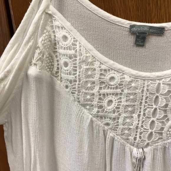 Charlotte Russe cold shoulder top :) - Picture 3 of 3