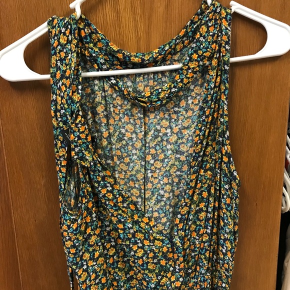 F21 floral print romper w/ open back - Picture 2 of 2