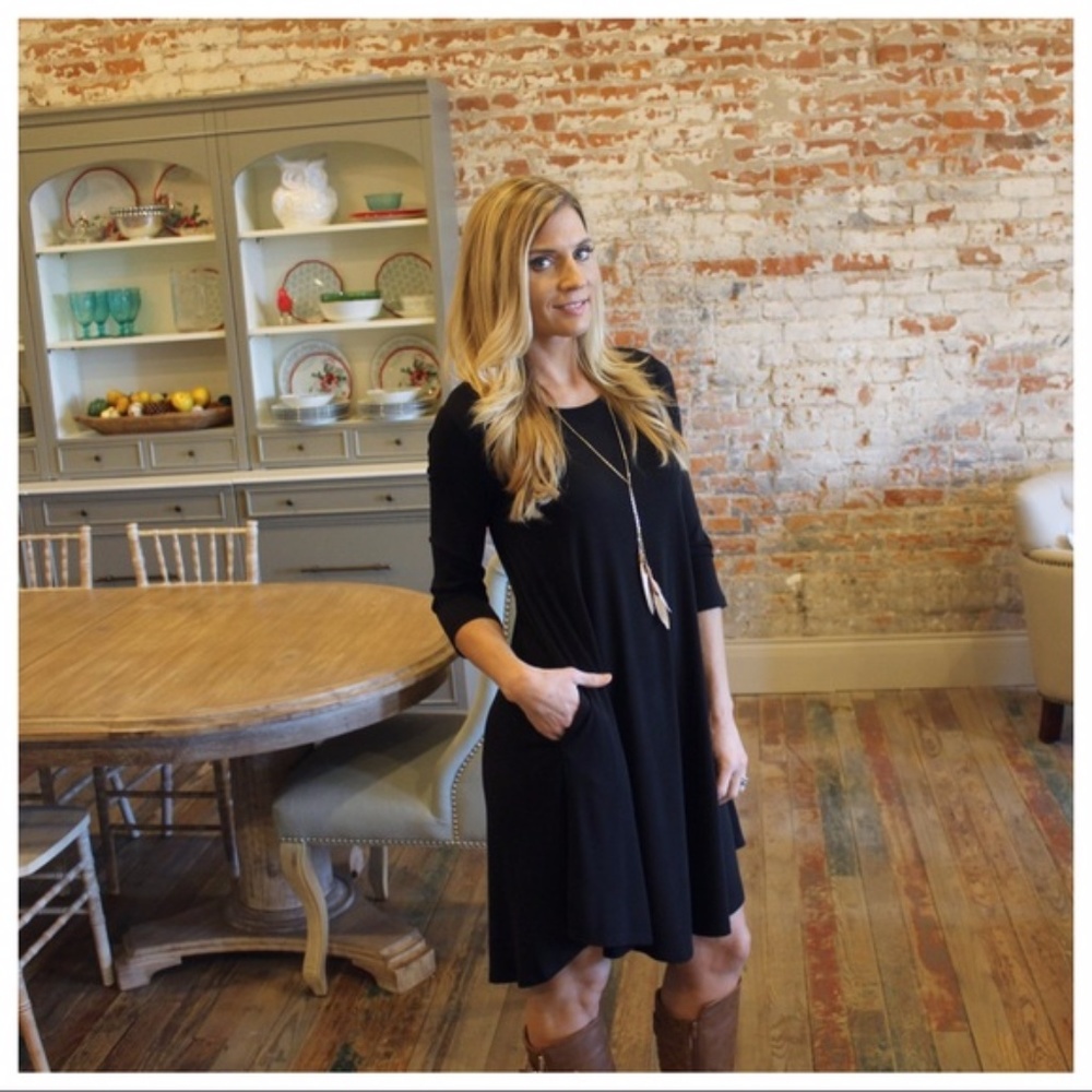 LAST ONE! Black 3/4 sleeve dress with pockets - Picture 2 of 3