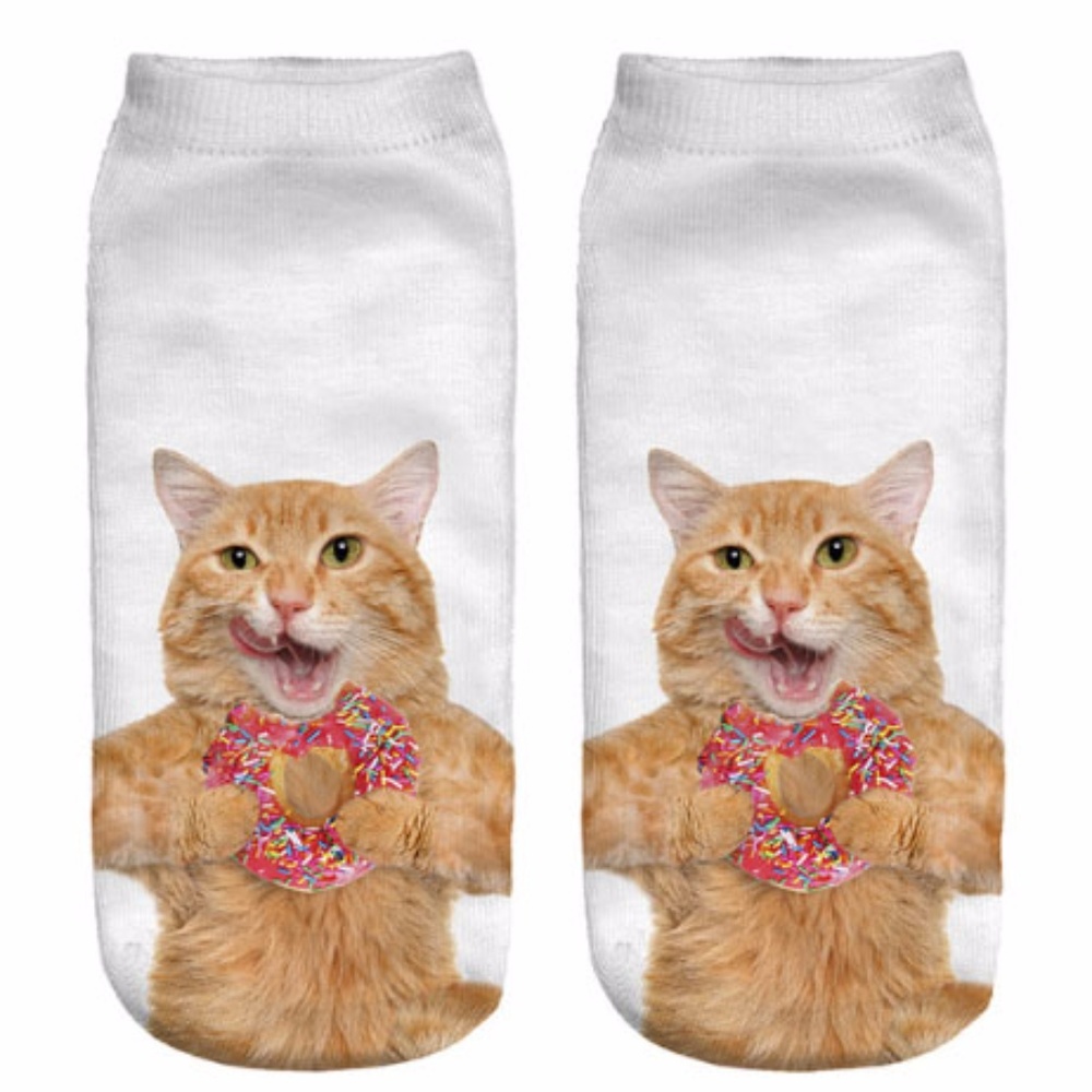 Adorable Cat Eating Donut Ankle Socks
