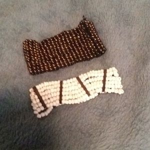 Set of 2 beaded bracelets