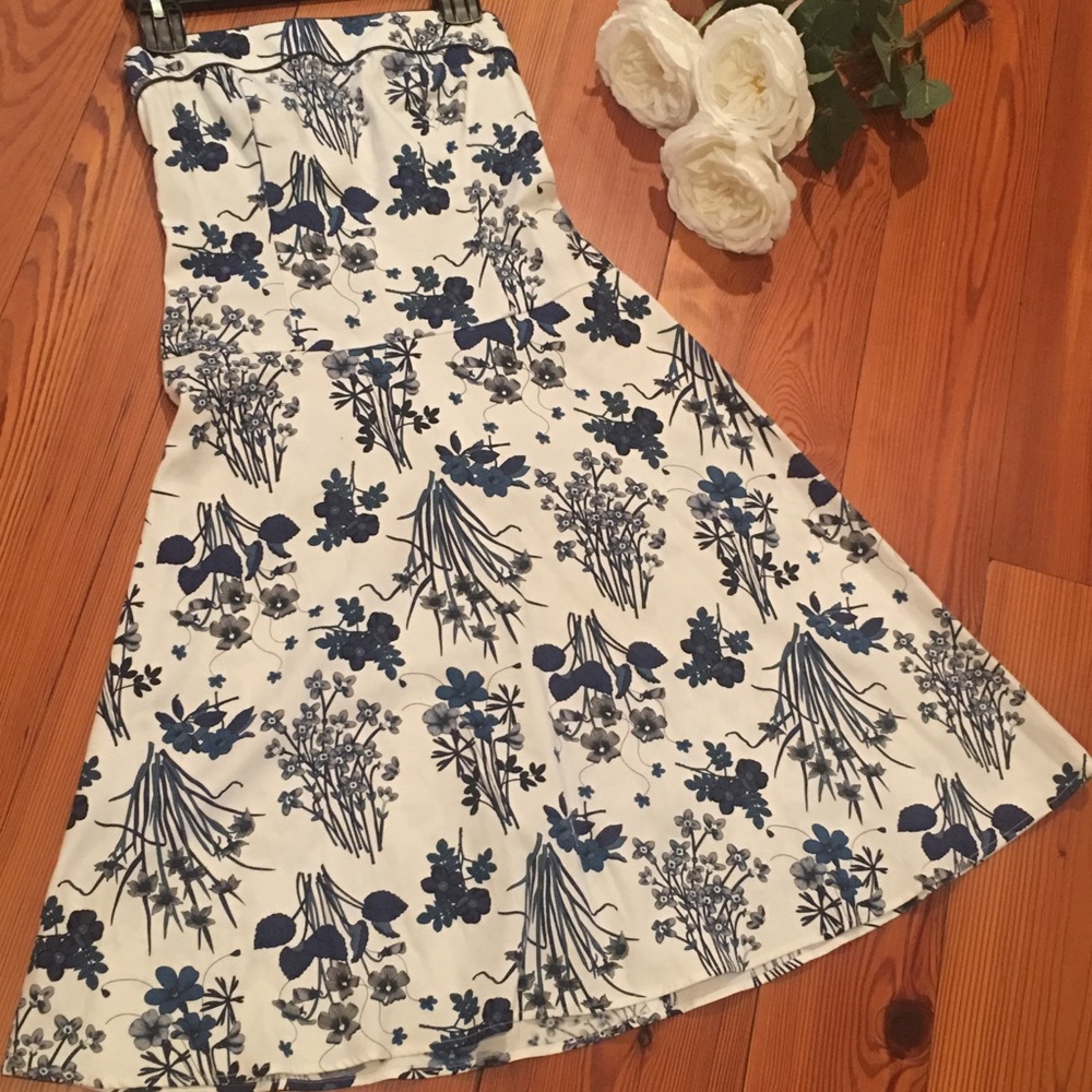 White and blue floral strapless dress