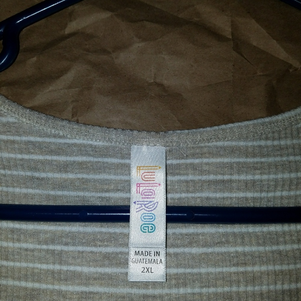 Lularoe classic tee