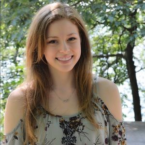 Meet your Posher, Kayla