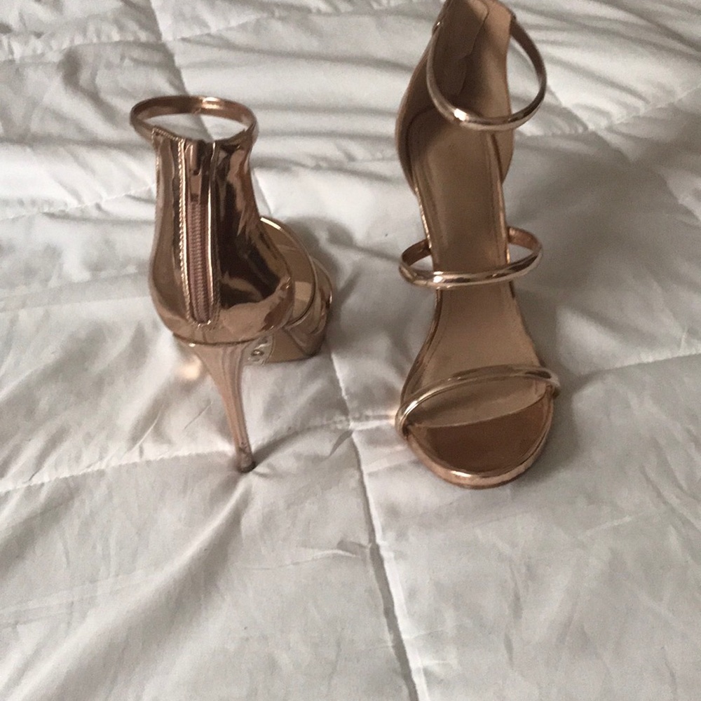 Heels - Picture 3 of 3