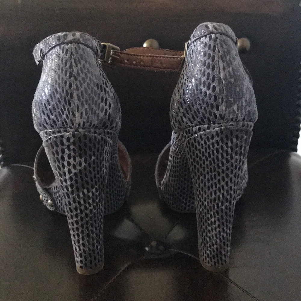 Statement Heels - image 3