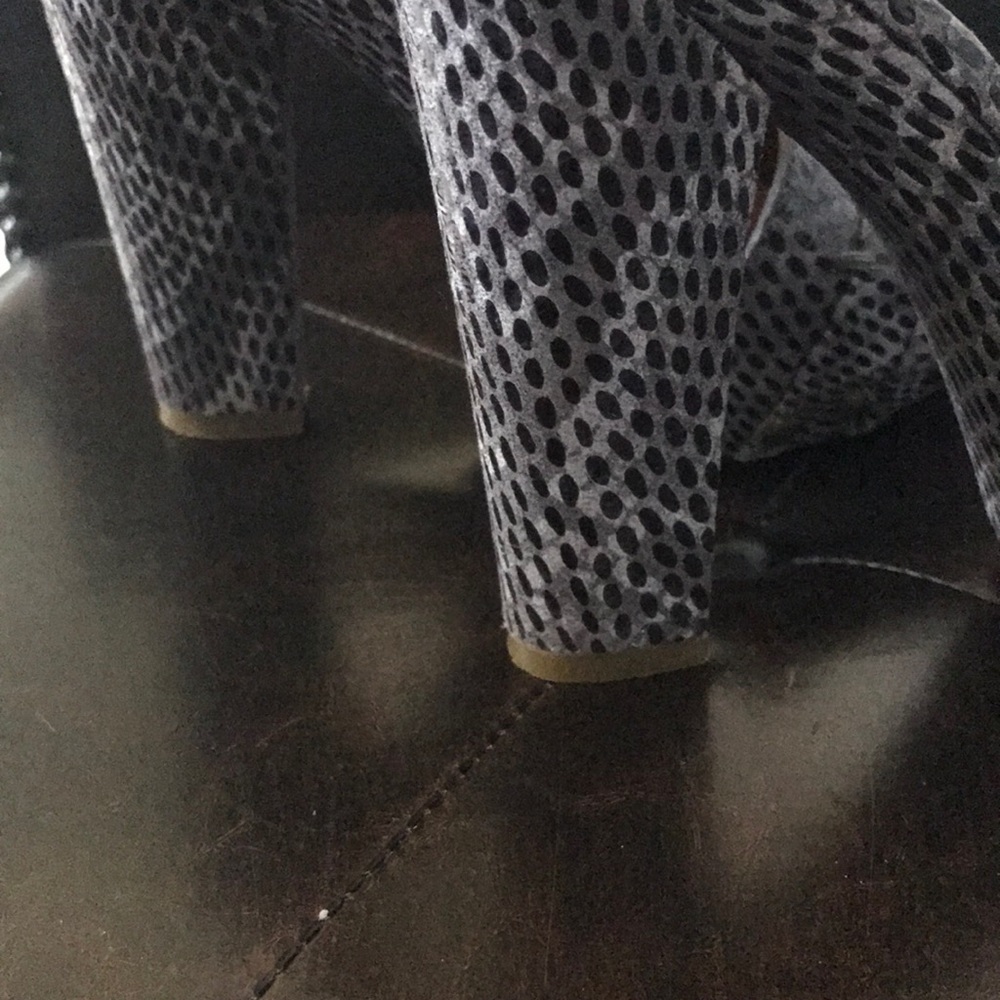 Statement Heels - image 5