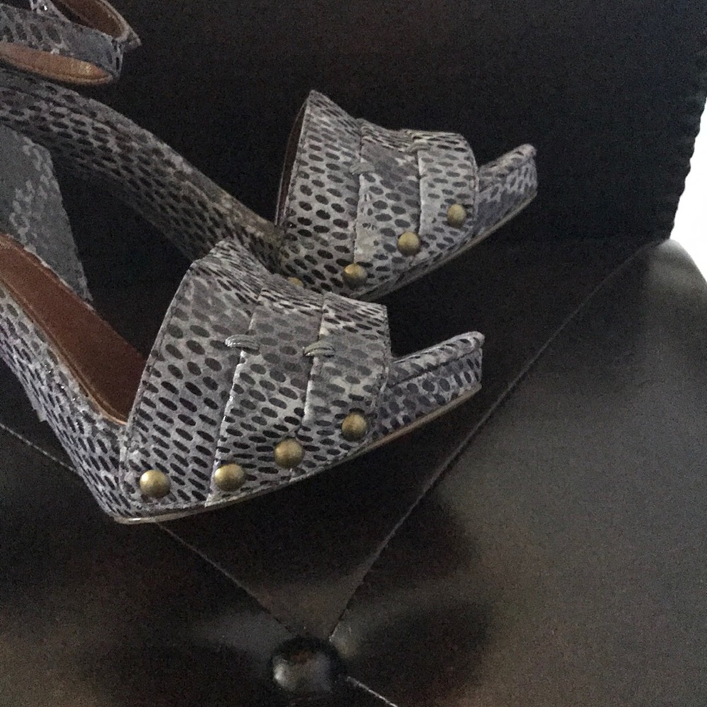 Statement Heels - image 6