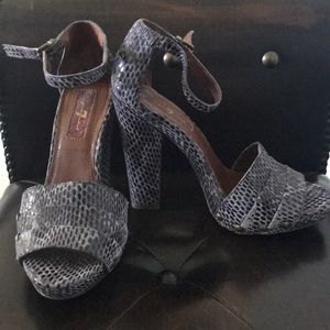 Statement heels
