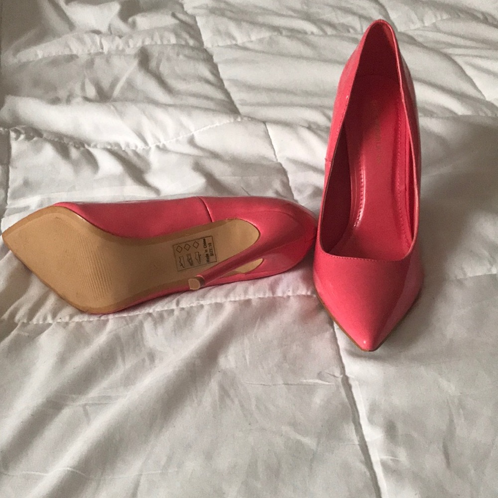 Heels - Picture 2 of 4
