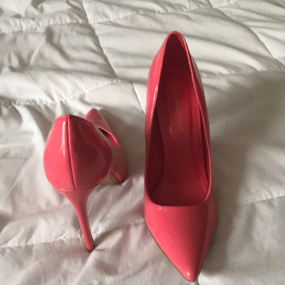 Heels - Picture 4 of 4