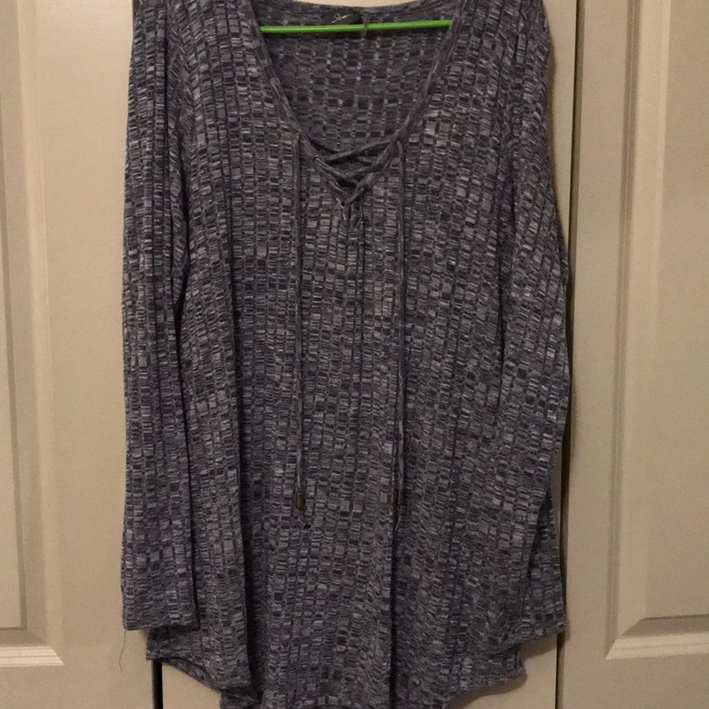 Women’s top size XL