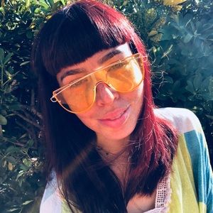 Meet your Posher, Caitlin