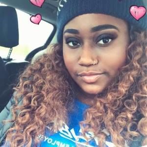 Meet your Posher, Aisha