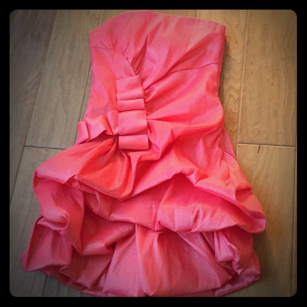 Gorgeous strapless party dress