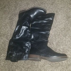 Stylish long black boot