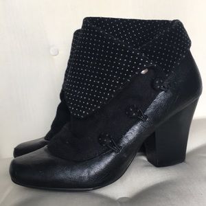 Black polka dot Booties