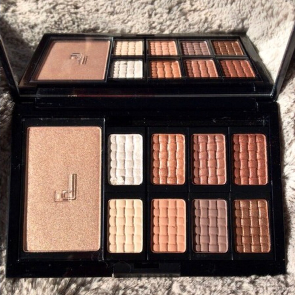 Doucce Freematic Eyeshadow Pro Palette