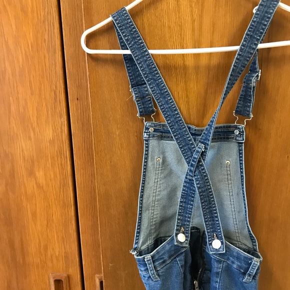 H&M jean overalls - Picture 2 of 2