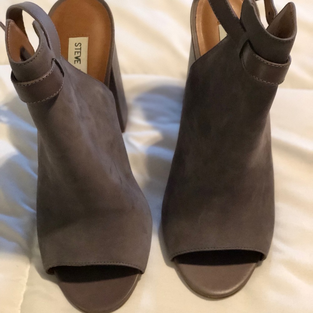 Steve Madden open toe bootie worn once!