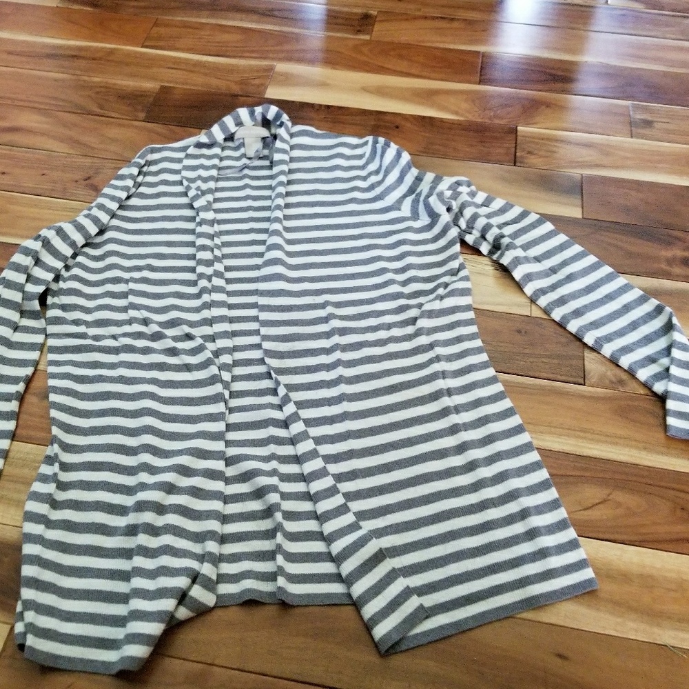 Gray and white strip drape sweater