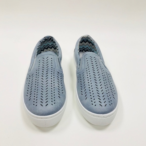 💙Slip On Flats! - Picture 2 of 3