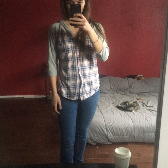 CLOSET CLOSING - Picture 3 of 4