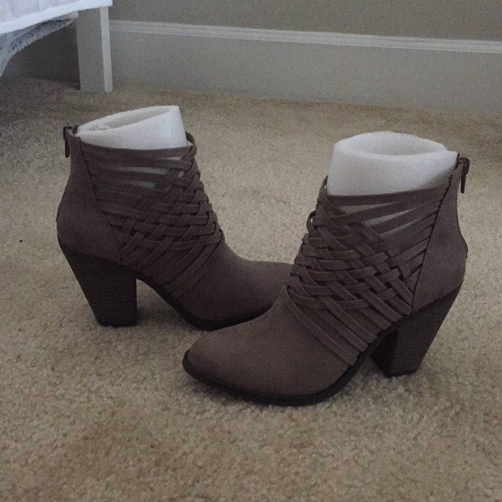 Women’s Fergalicious Taupe Grey Booties, Size 6.5