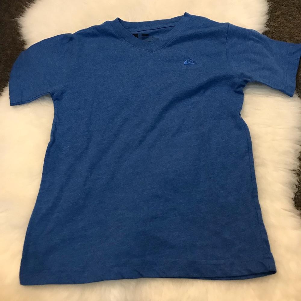 ❌SOLD❌ 
Boys’ Blue Quiksilver V-Neck Tee Size 7