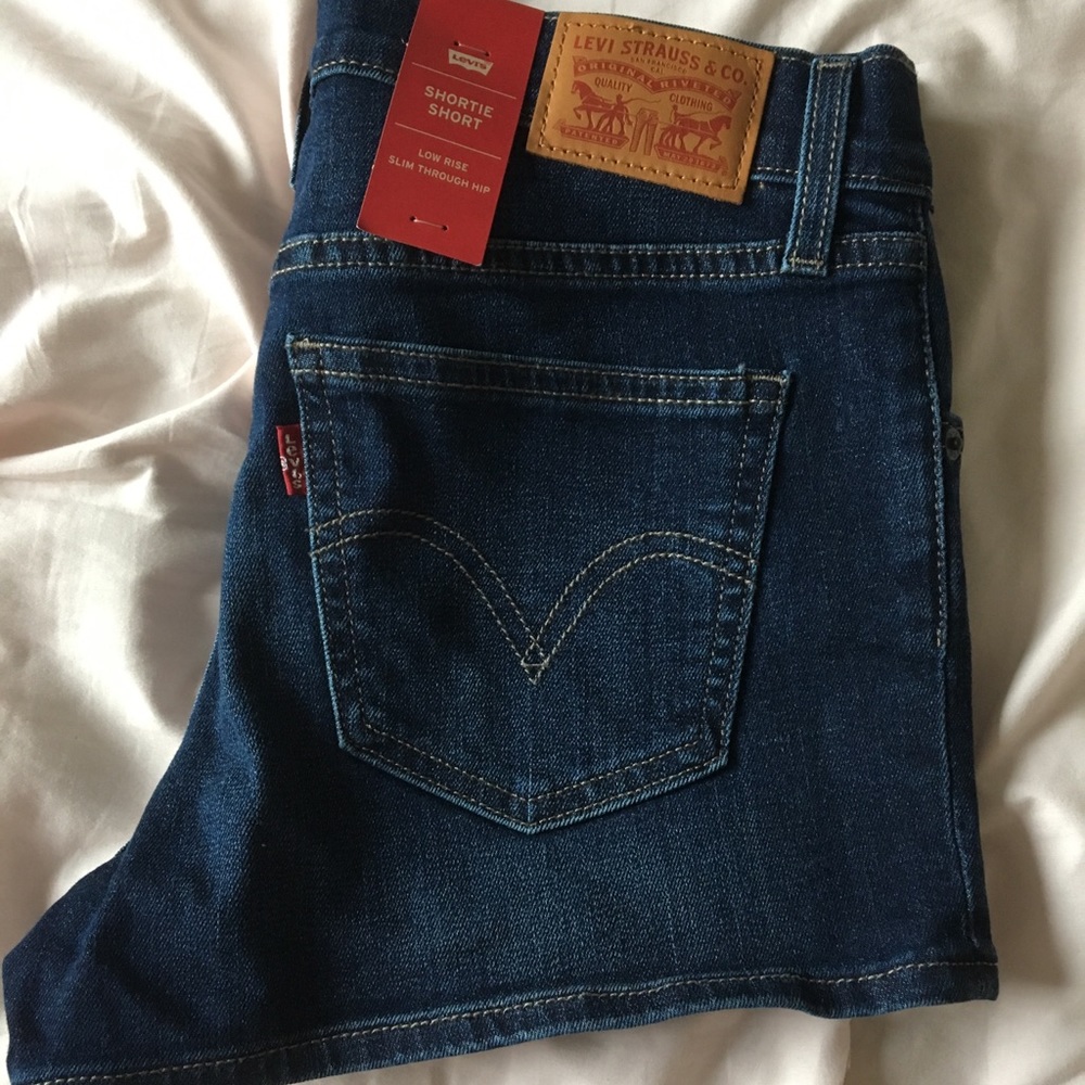 Levi’s Shortie Short