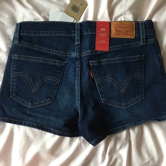 Levi’s Shortie Short - Picture 4 of 4