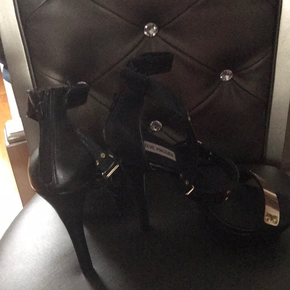 Heels - Picture 3 of 3