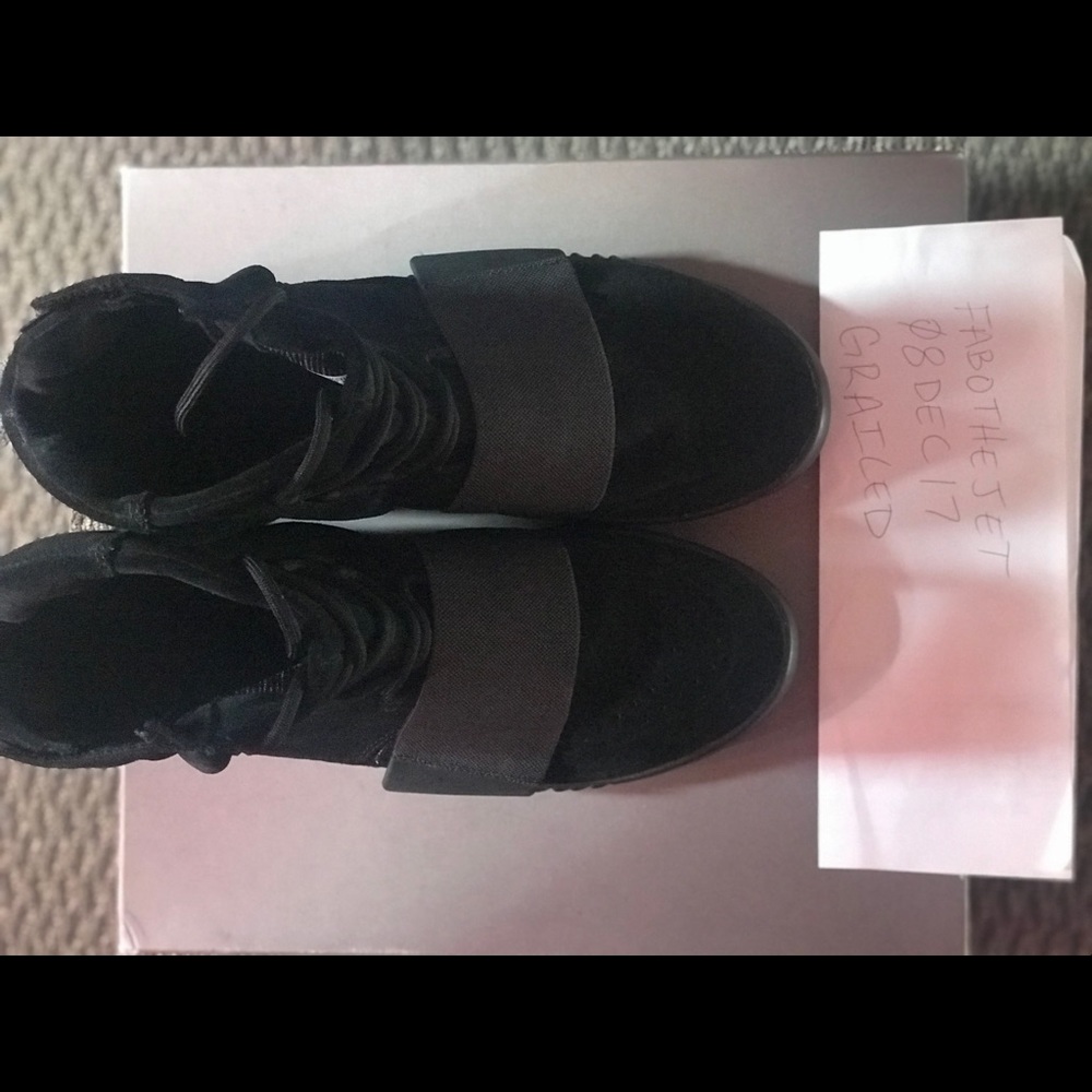 Yeezy Boost 750