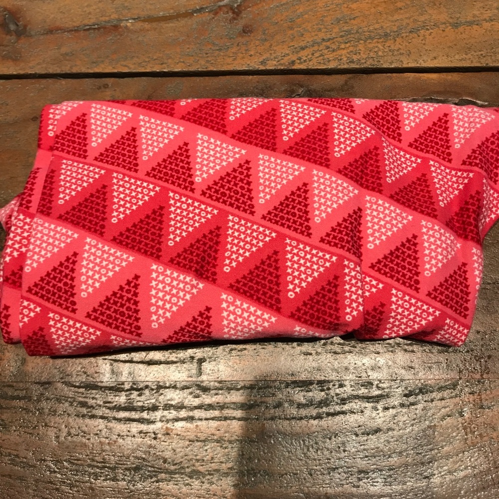 Hugs & Kisses - Tall and Curvy LuLaRoe leggings