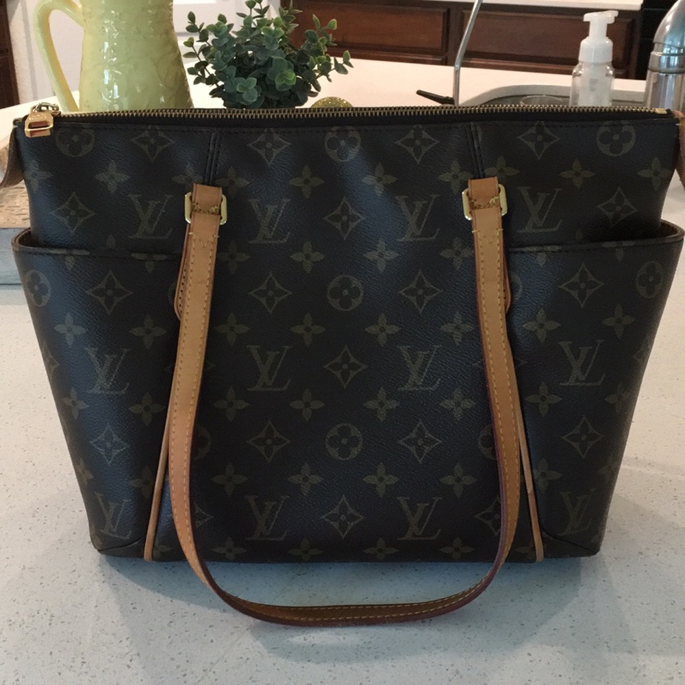 Louis Vuitton Totally PM