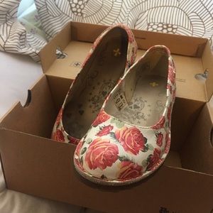 Dr. Martens Rose Flats