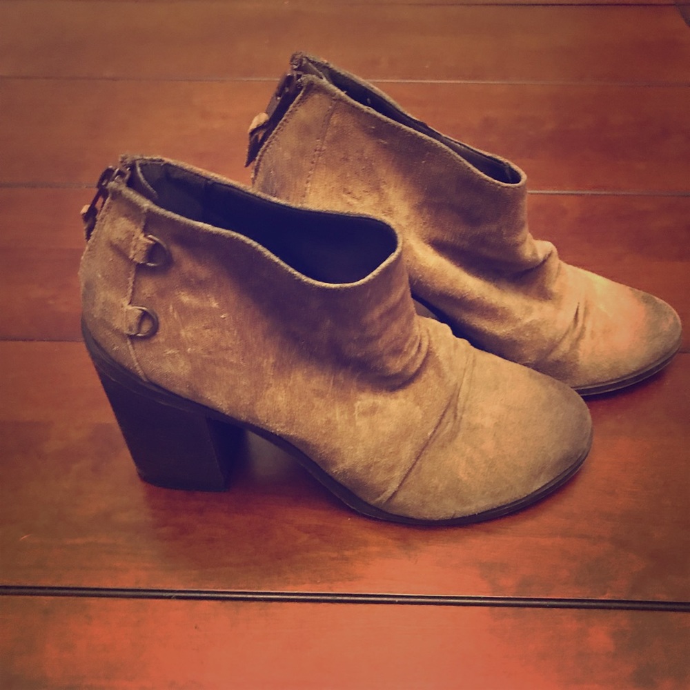 Boutique 9 brand genuine leather boots, size 7.5