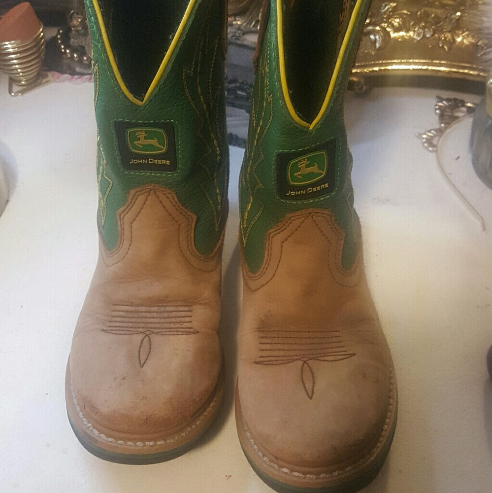 Boys size 2.5 John deer boots