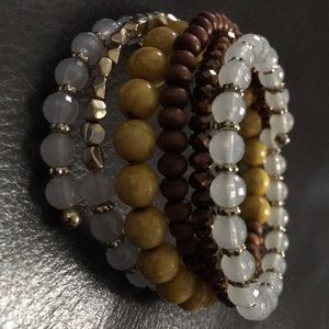 Wrap bracelet with multicolor stones