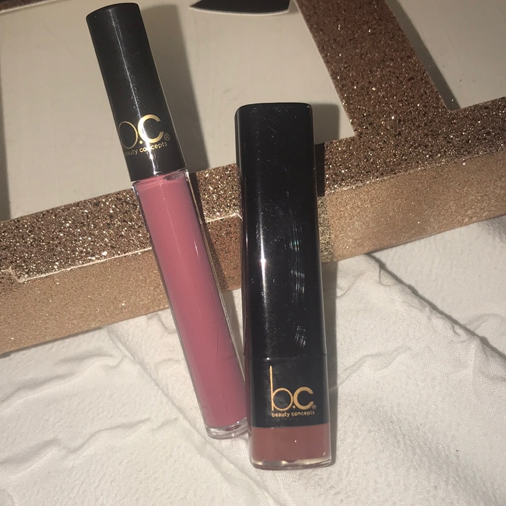 Lipstick And Lip Gloss Bundle