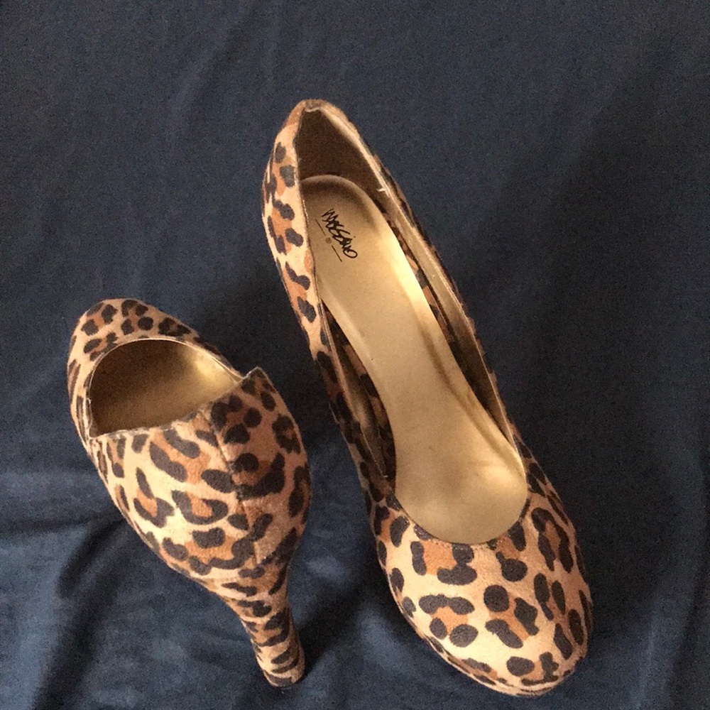 Heels - Picture 3 of 3