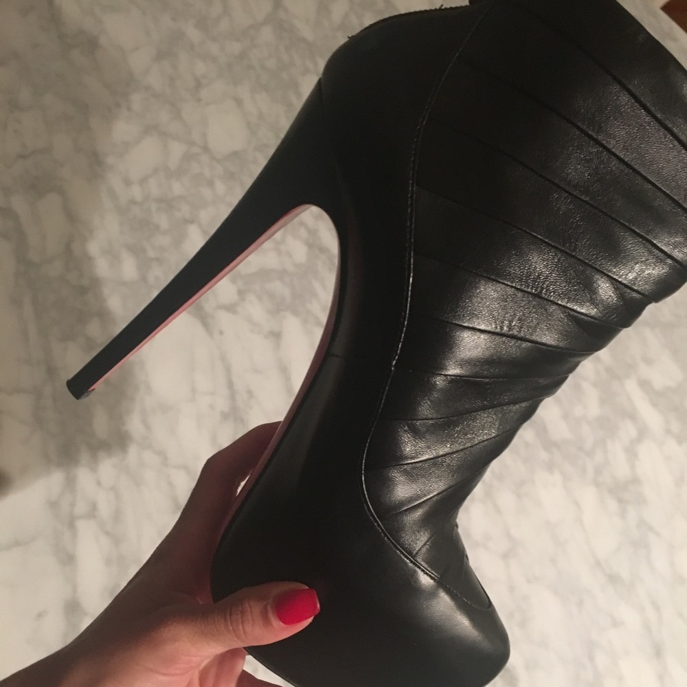 Christian louboutin black boots like New for fall and winter