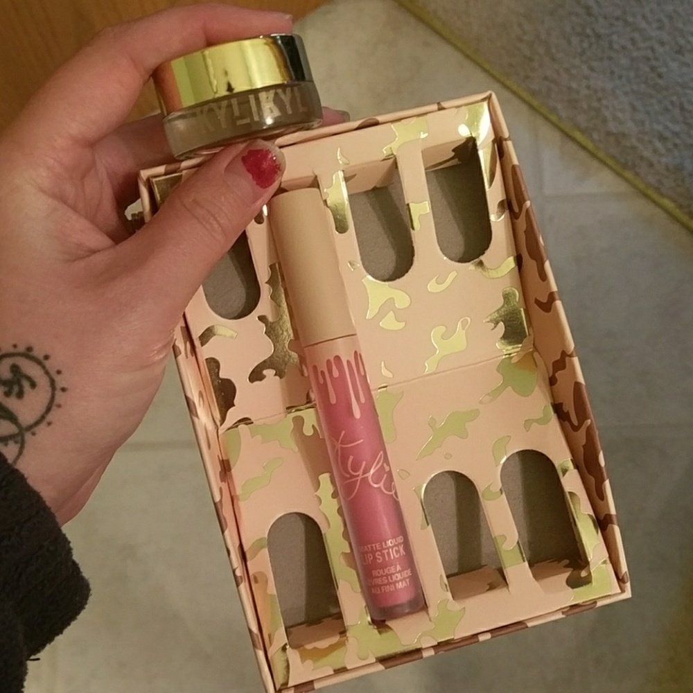 Kylie Jenner bundle