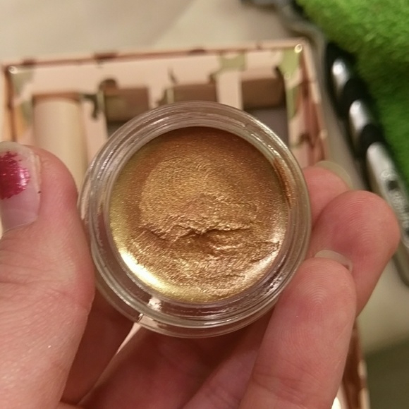 Kylie Jenner bundle - Picture 3 of 4