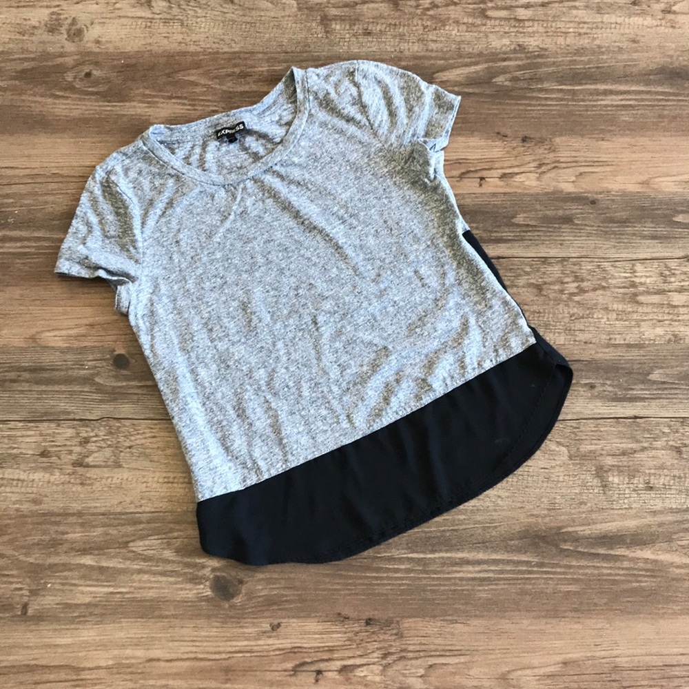 😜Gray Tee with Chiffon accent😜
